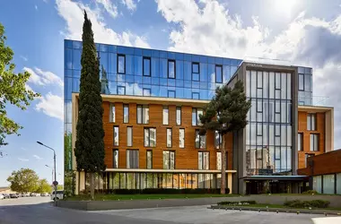 هتل ایوریا این